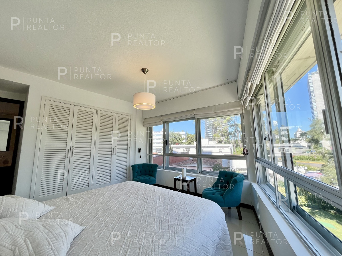 Apartamento ID.2048 - Departamento venta 4 dormitorios, Punta del Este, Uruguay