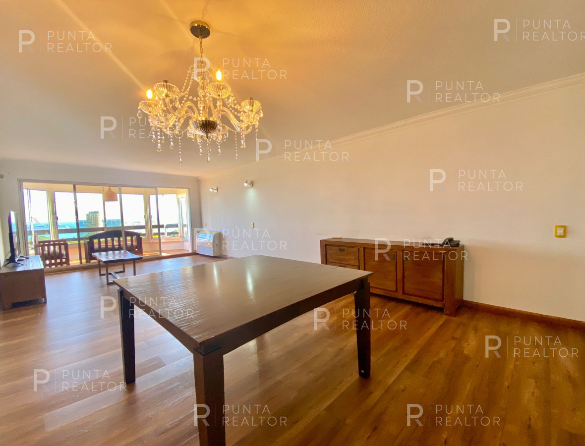 Apartamento ID.2082 - Departamento venta 3 dormitorios y dependencia, Punta del Este, Uruguay