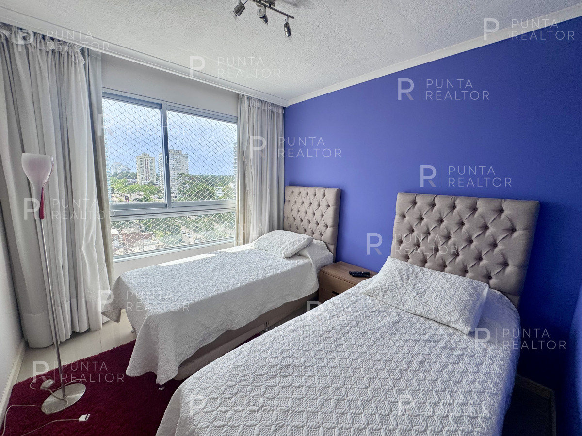 Apartamento ID.2196 - Departamento en Alquiler Ocean Drive 3 dormitorios, Punta del Este, Uruguay