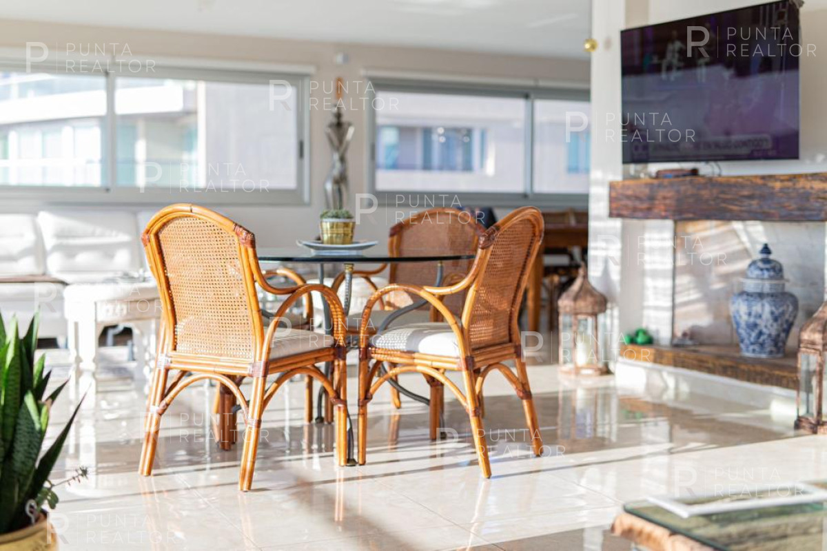 Apartamento ID.1694 - Oportunidad! Amplia planta en el Puerto de Punta del Este reciclada, Uruguay