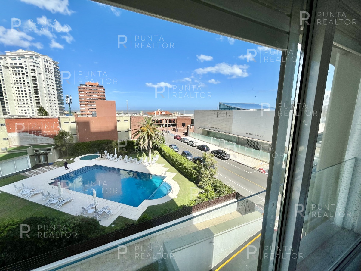 Apartamento ID.1891 - Departamento de 3 dormitorios en venta, Playa Mansa, Punta del Este, Uruguay