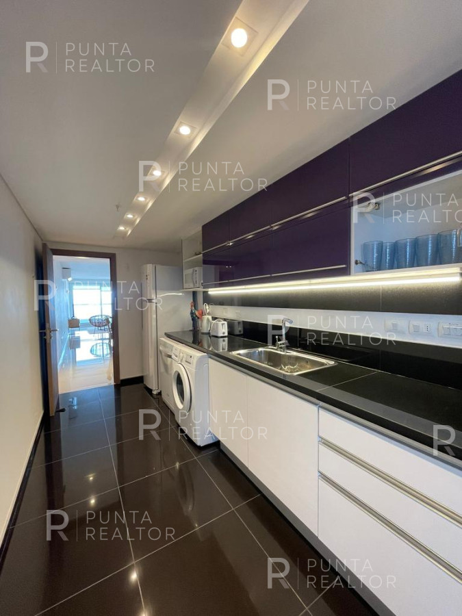 Apartamento ID.1455 - Apartamento con vista al mar y parrilla en alquiler en Playa Brava, Punta del Este, Uruguay