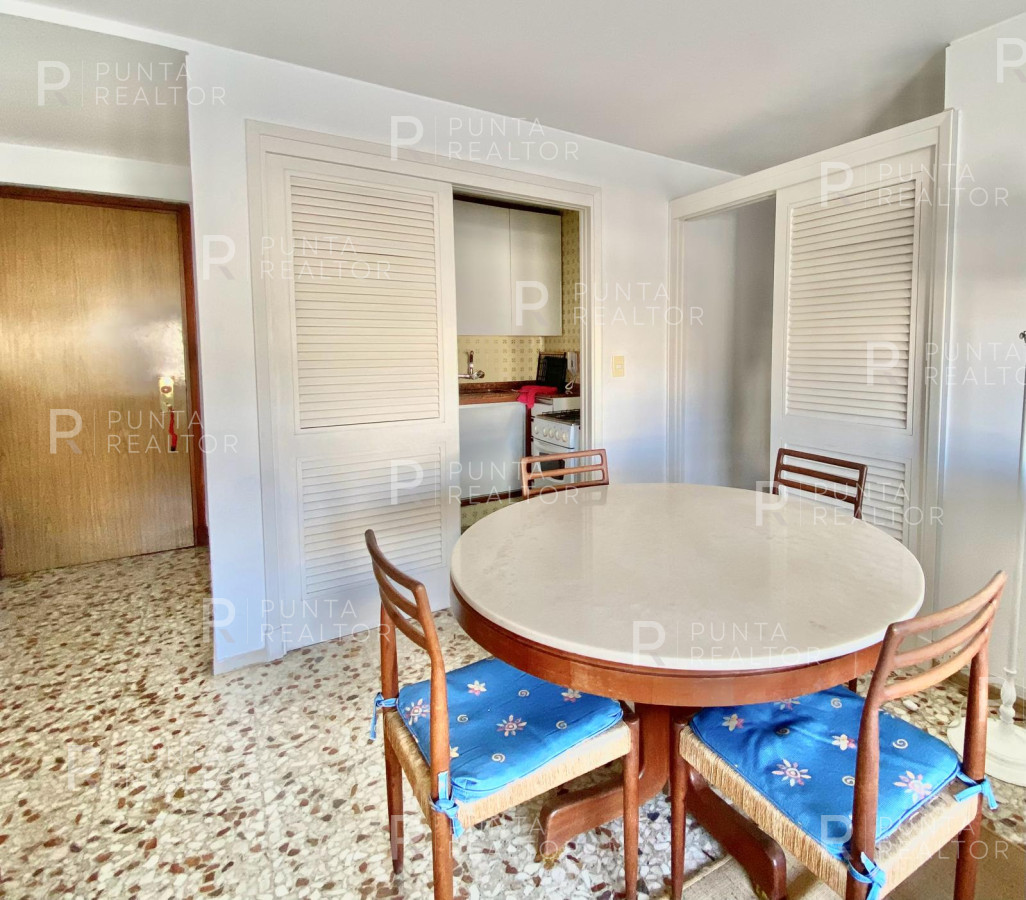 Apartamento ID.2077 - Departamento venta 1 dormitorio y medio, Península de Punta del Este, Uruguay