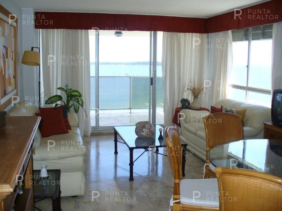 Apartamento ID.2679 - Departamento Alquiler 2 dormitorios, Playa Mansa, Punta del Este Uruguay