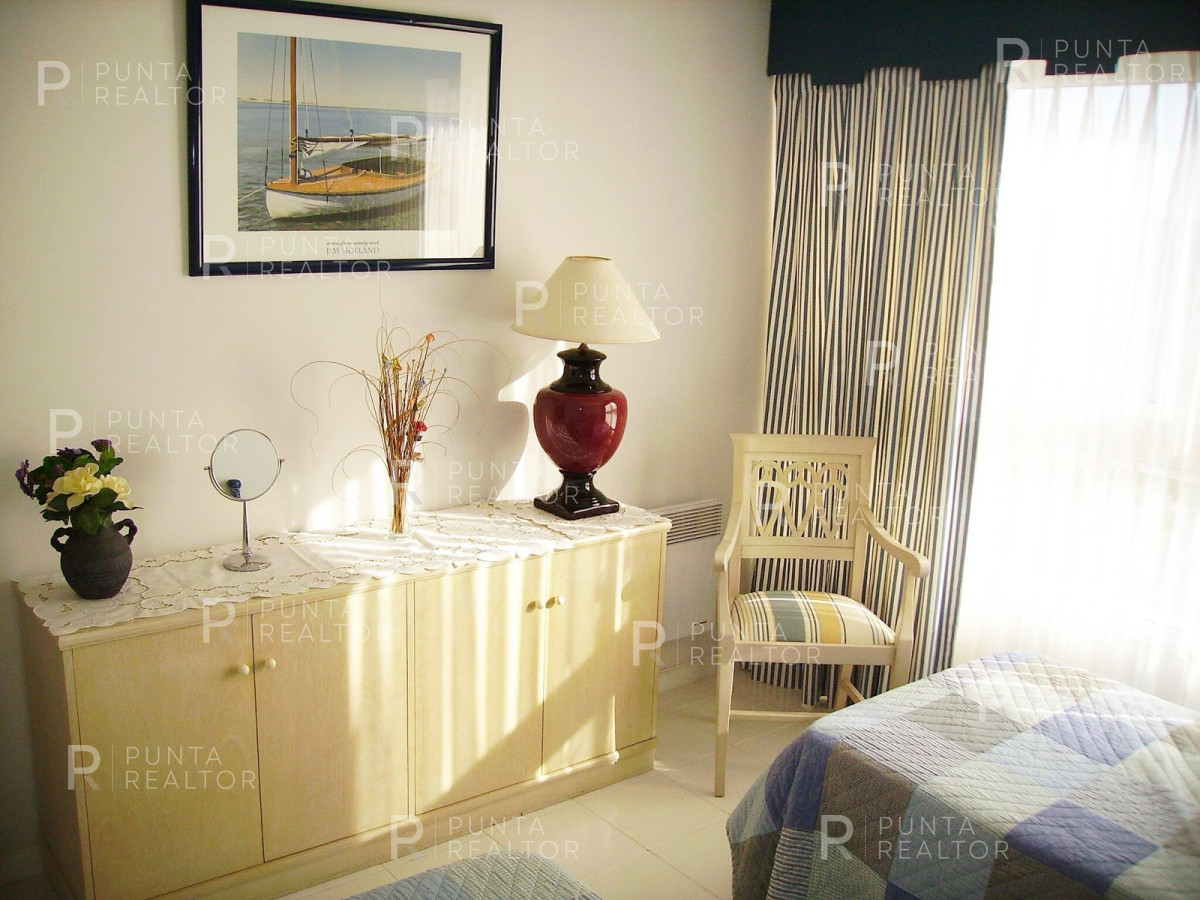 Apartamento ID.2311 - Departamento venta 2 dormitorios, Playa Mansa, Punta del Este, Uruguay