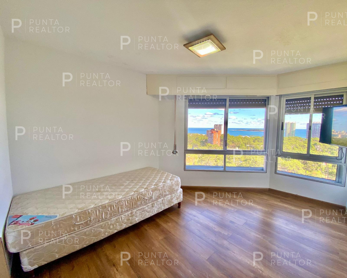 Apartamento ID.2082 - Departamento venta 3 dormitorios y dependencia, Punta del Este, Uruguay