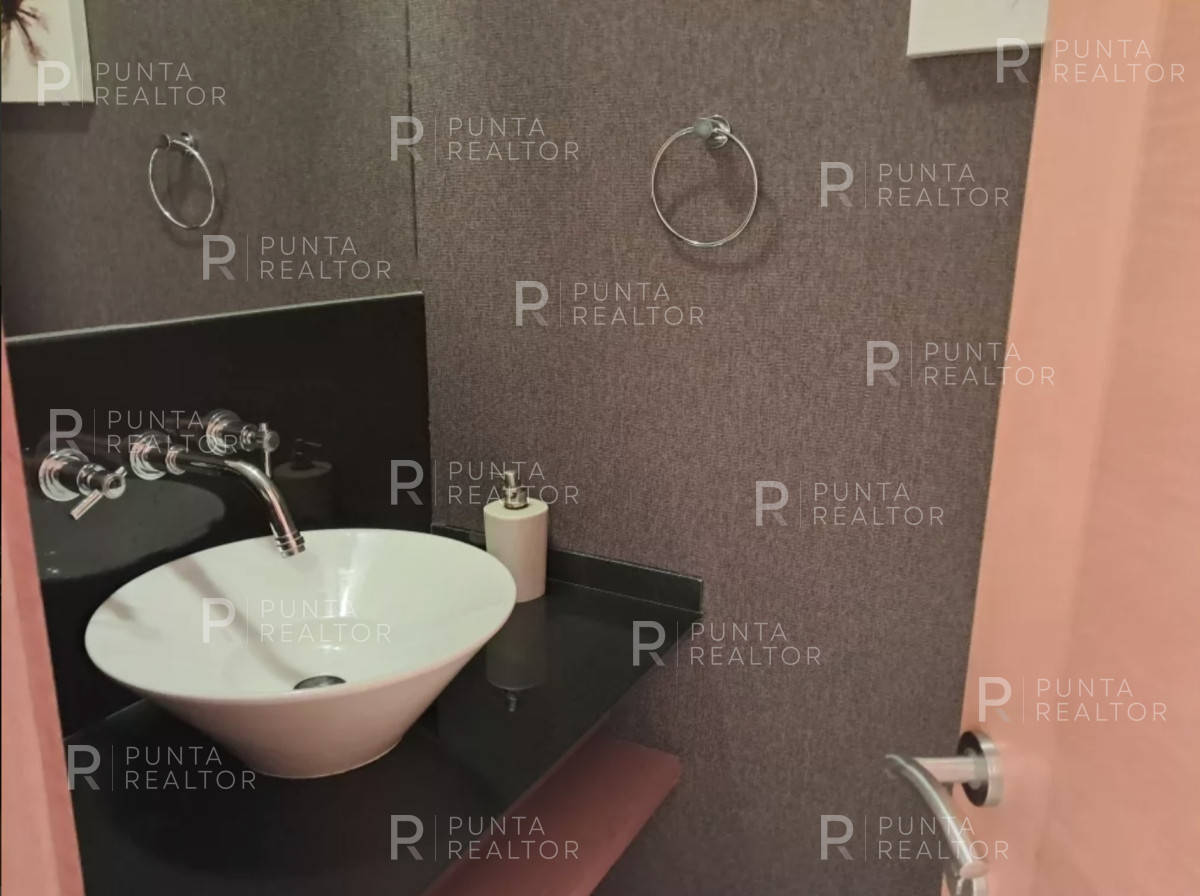 Apartamento ID.2224 - Departamento alquiler 4 dormitorios, Playa Mansa, Punta del Este, Uruguay