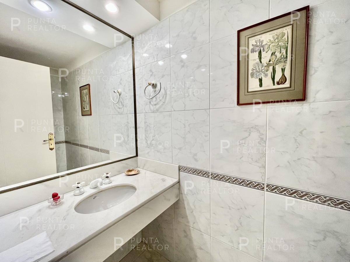 Apartamento ID.1762 - Apartamento alquiler 5 dormitorios Rincón del Indio, Punta del Este, Uruguay
