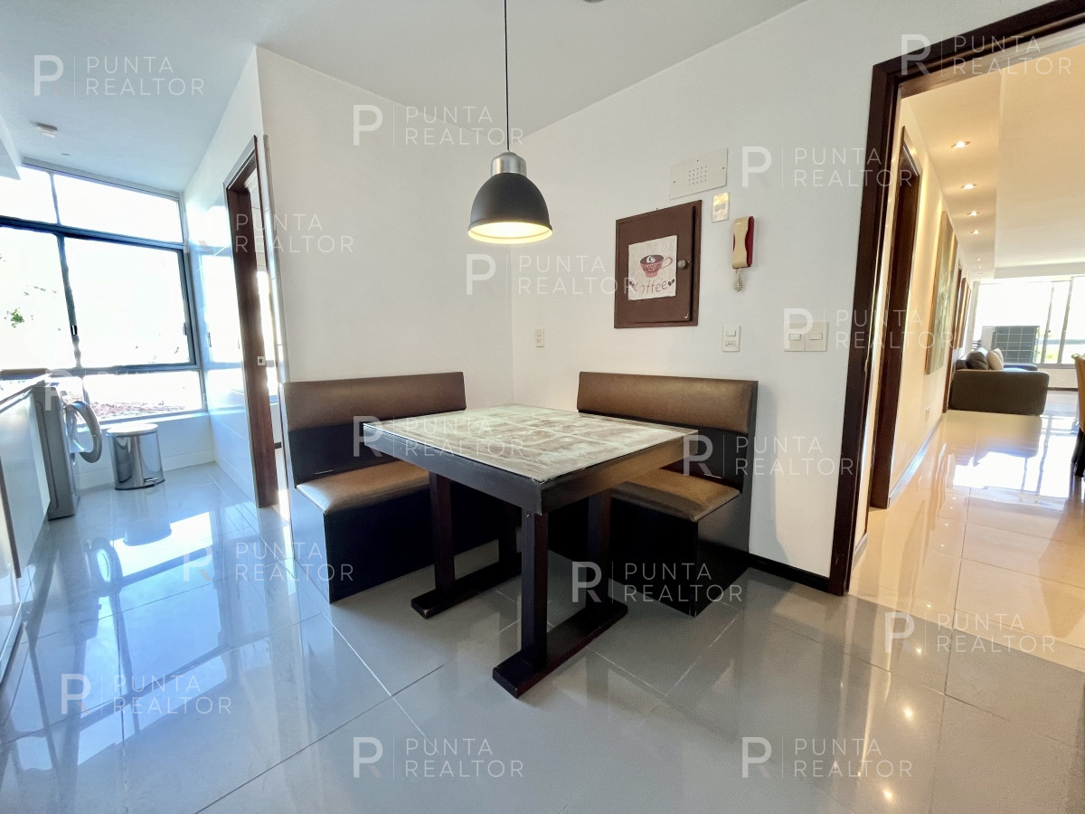 Apartamento ID.2048 - Departamento venta 4 dormitorios, Punta del Este, Uruguay