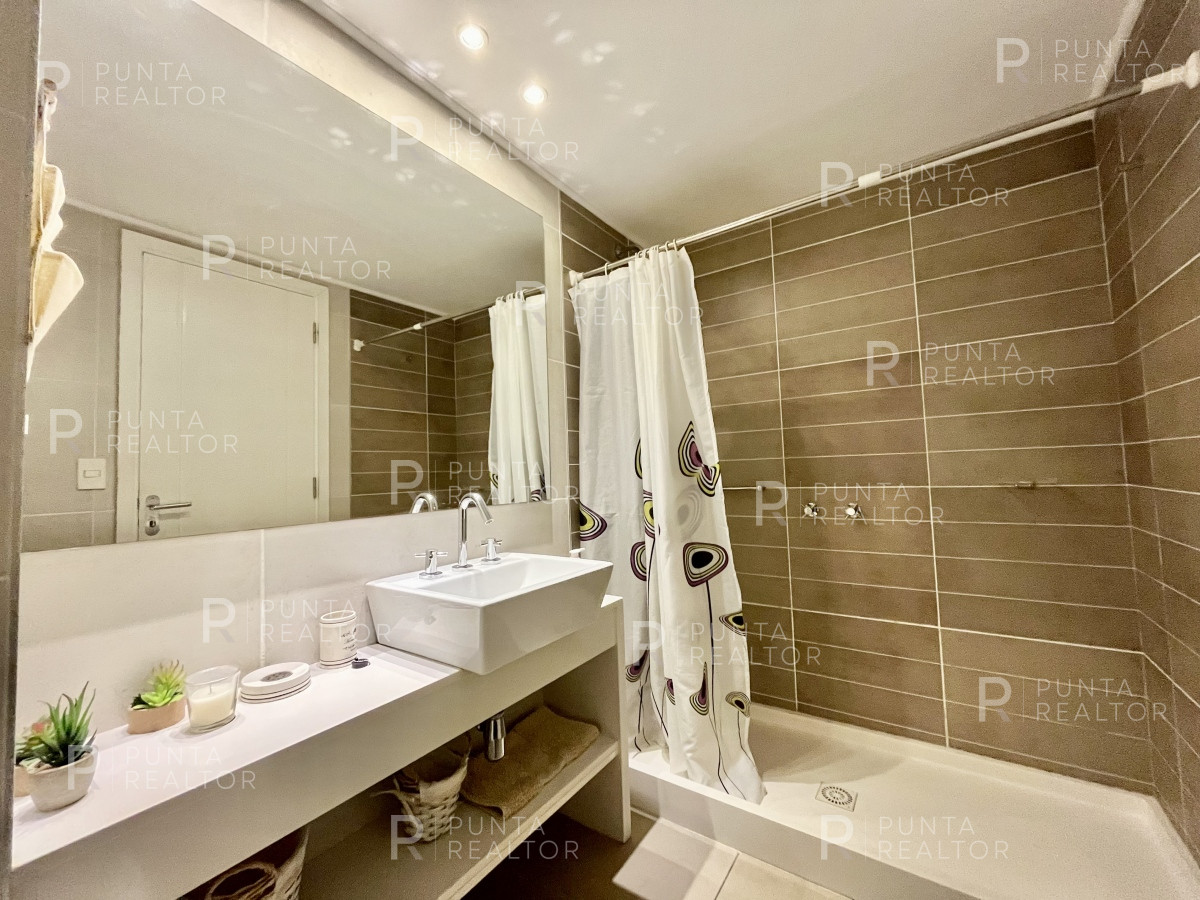 Apartamento ID.379 - Departamento, Alquiler, 2 dormitorios, Ocean Drive, Punta del Este, Uruguay