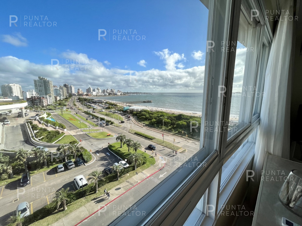 Apartamento ID.994 - Departamento venta 4 dormitorios Punta del Este, Playa Mansa, Uruguay