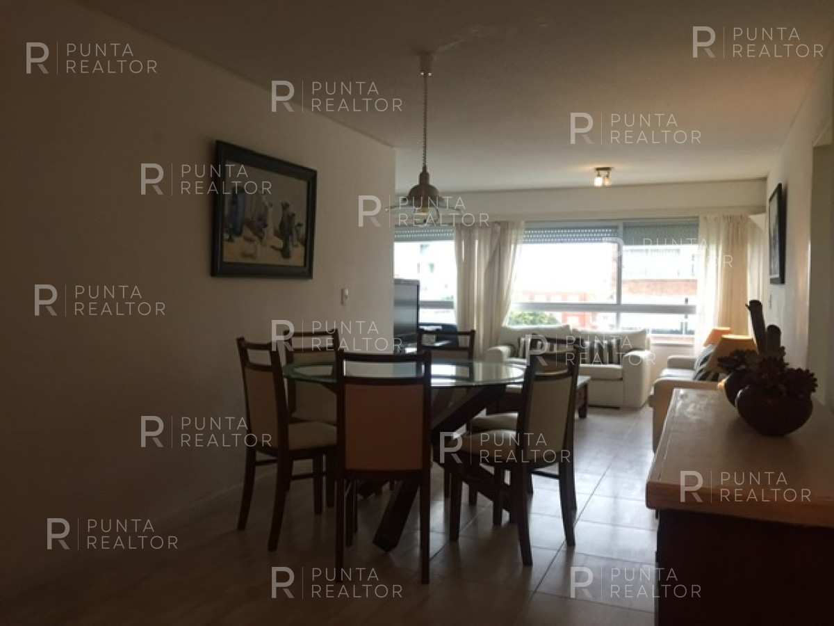 Apartamento ID.57 - Apartamento de dos dormitorios en venta en el corazón de la Península, Punta del Este, Uruguay