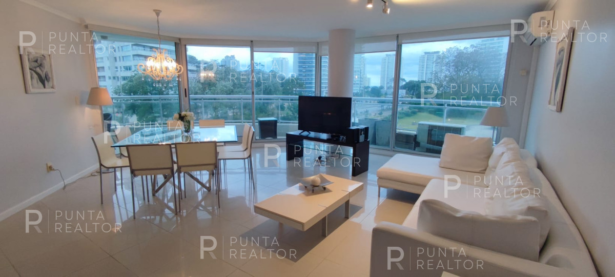 Apartamento ID.378 - Departamento 4 dormitorios alquiler, Ocean Drive , Punta del Este, Uruguay