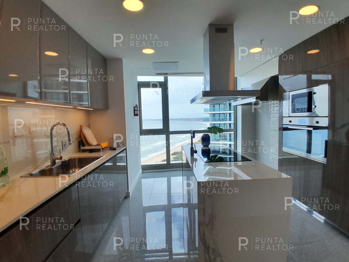 Apartamento ID.1880 - Apartamento en torre de categoría Fendi, en alquiler en Playa Mansa, frente al mar, Punta del Este, Uruguay