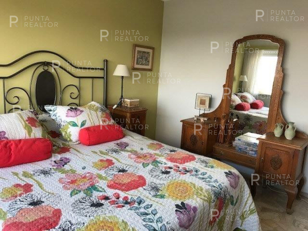 Apartamento ID.2679 - Departamento Alquiler 2 dormitorios, Playa Mansa, Punta del Este Uruguay