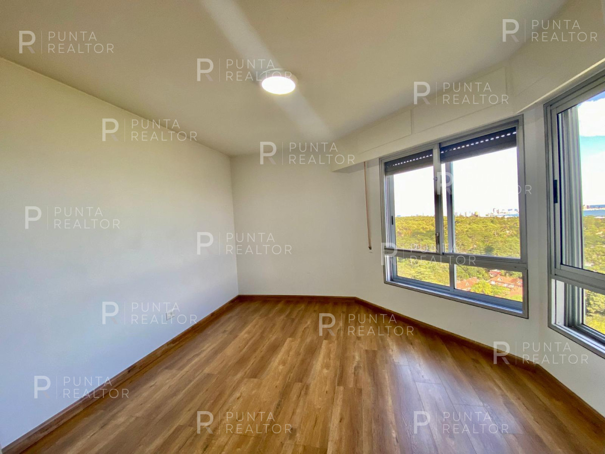 Apartamento ID.2082 - Departamento venta 3 dormitorios y dependencia, Punta del Este, Uruguay