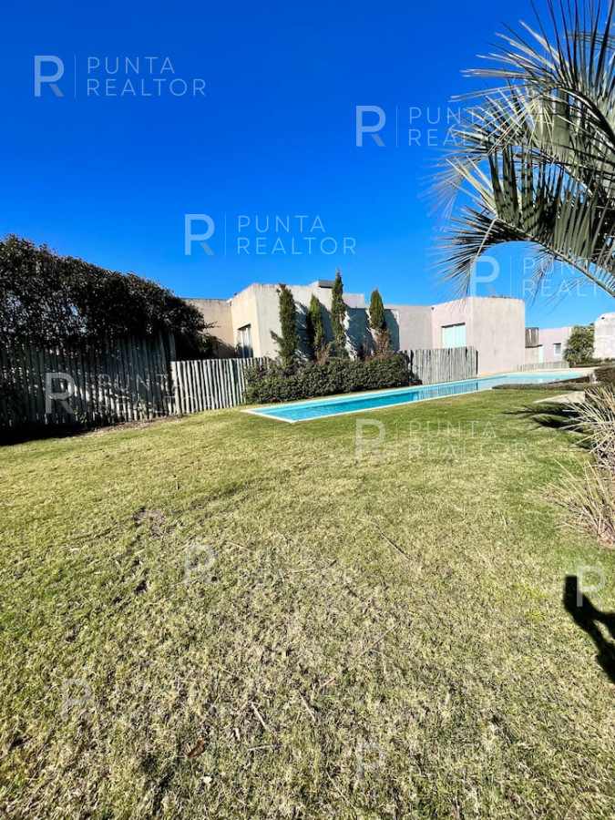 Apartamento ID.2171 - Departamento Alquiler, 2 dormitorios,  La Barra, Uruguay