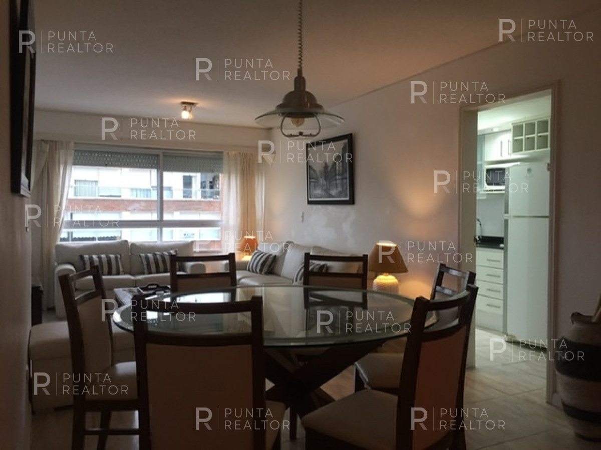 Apartamento ID.57 - Apartamento de dos dormitorios en venta en el corazón de la Península, Punta del Este, Uruguay