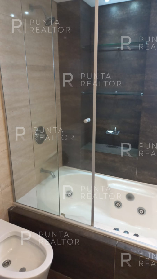 Apartamento ID.2391 - Departamento Alquiler 3 Dormitorios, Miami Boulevard, Playa Mansa, Punta del Este, Uruguay
