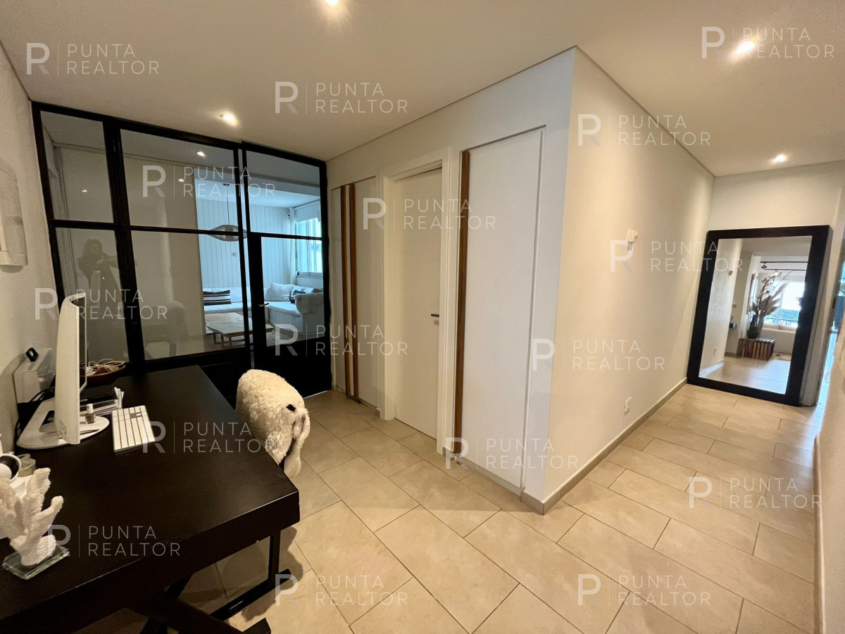 Apartamento ID.700 - Inversión única! Apartamento en venta de super categoría decorado con las últimas tendencias en La Barra, Uruguay