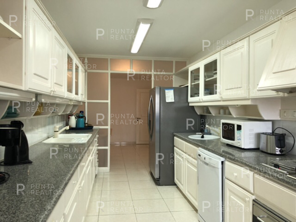 Apartamento ID.373 - Departamento en venta en Torre de Categoría, Punta del Este, Uruguay