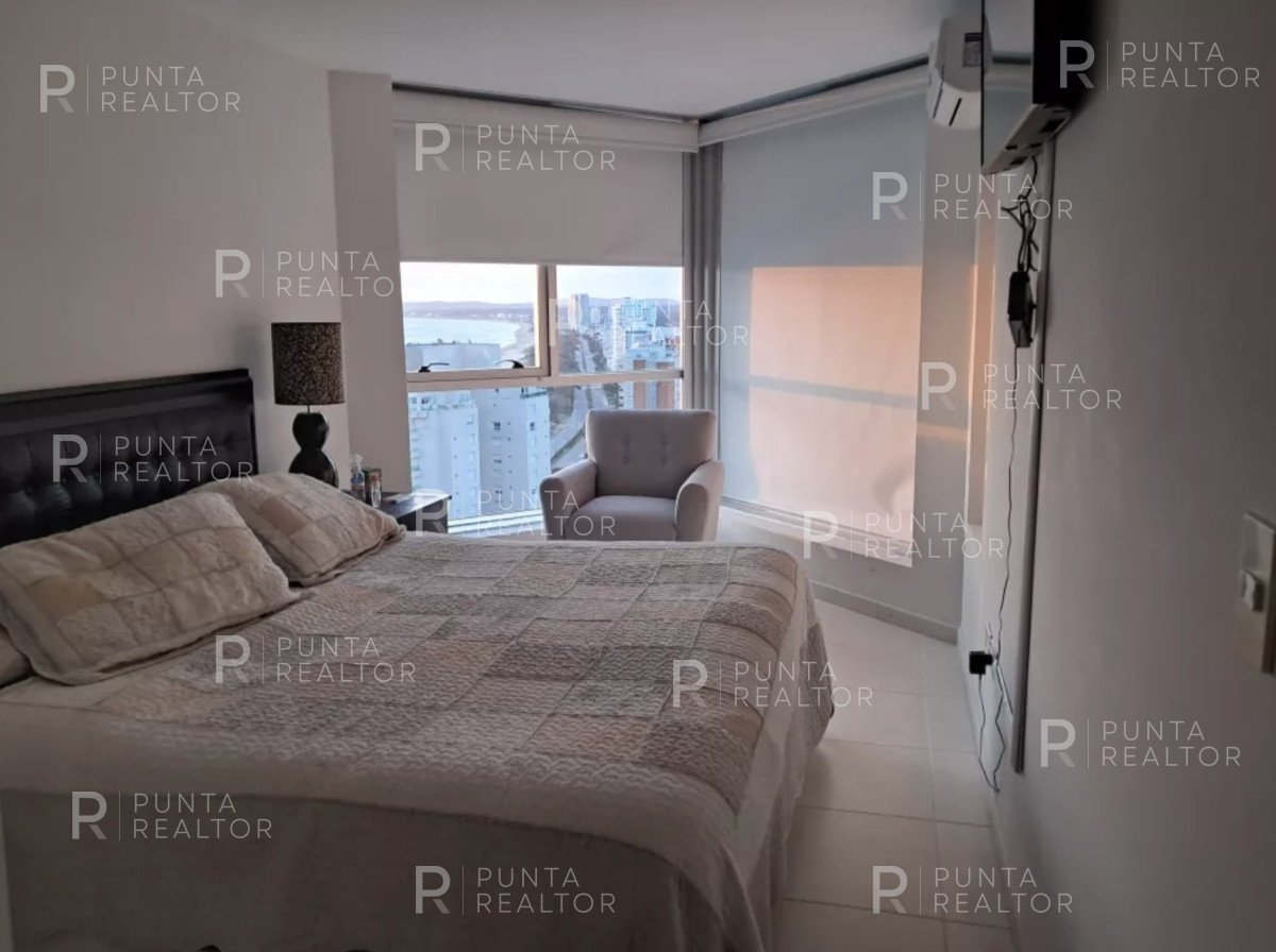 Apartamento ID.2224 - Departamento alquiler 4 dormitorios, Playa Mansa, Punta del Este, Uruguay