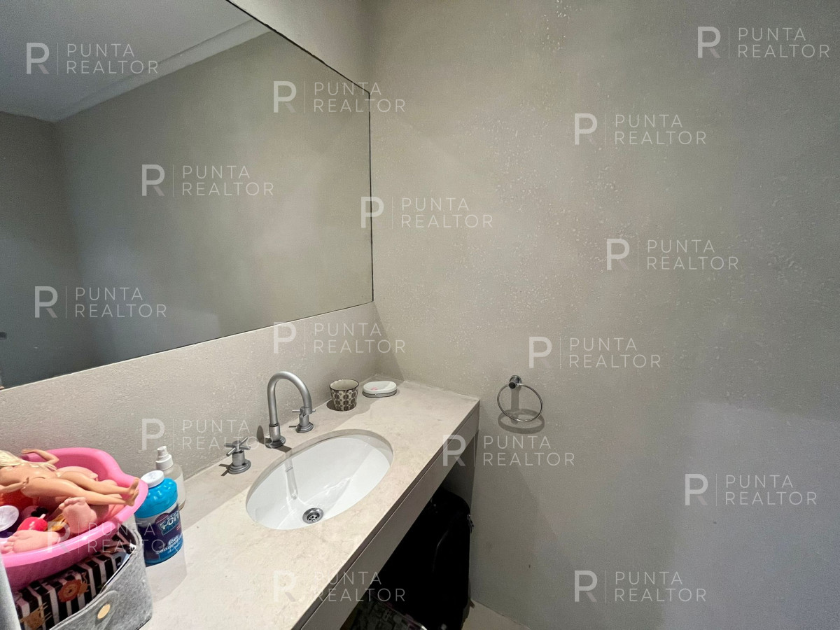 Apartamento ID.700 - Inversión única! Apartamento en venta de super categoría decorado con las últimas tendencias en La Barra, Uruguay