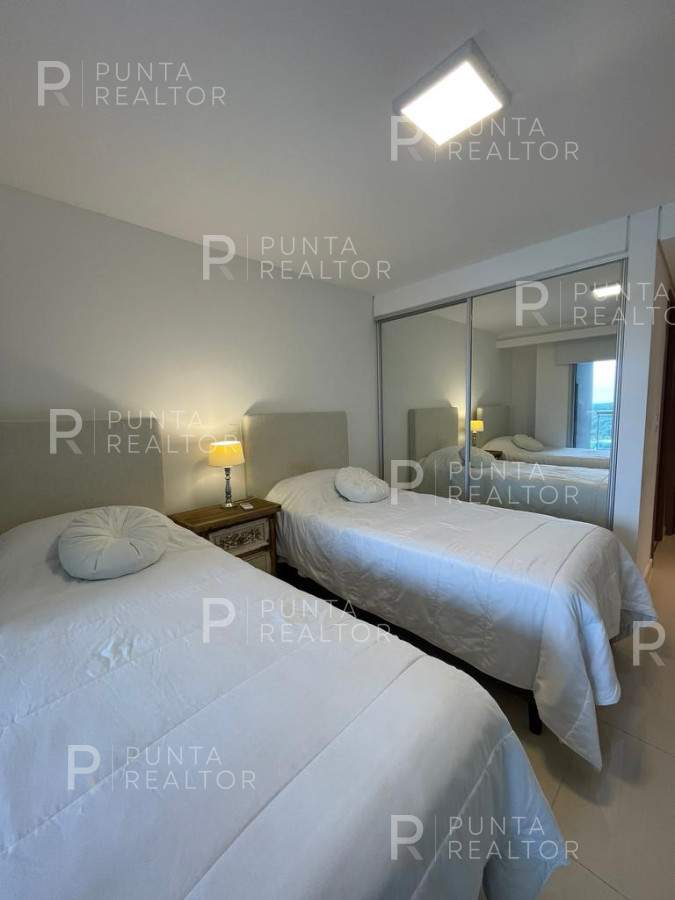 Apartamento ID.1455 - Apartamento con vista al mar y parrilla en alquiler en Playa Brava, Punta del Este, Uruguay