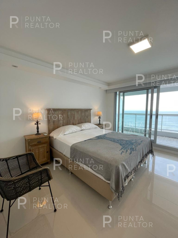 Apartamento ID.1455 - Apartamento con vista al mar y parrilla en alquiler en Playa Brava, Punta del Este, Uruguay