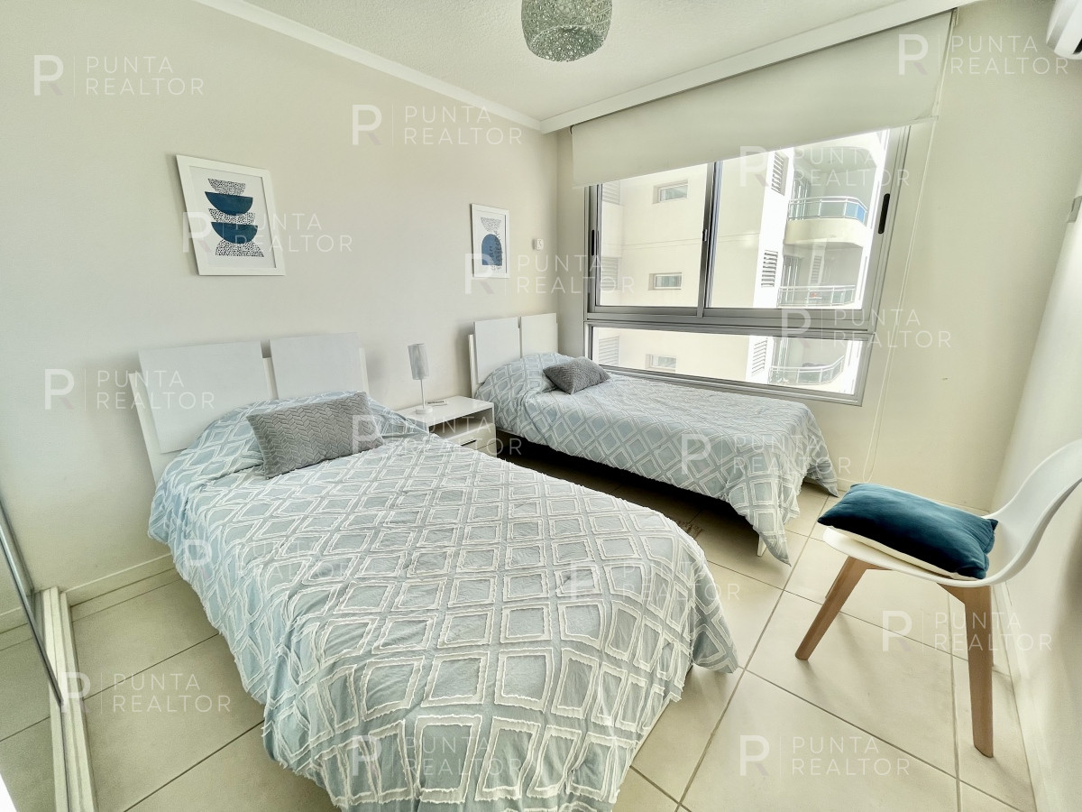 Apartamento ID.379 - Departamento, Alquiler, 2 dormitorios, Ocean Drive, Punta del Este, Uruguay