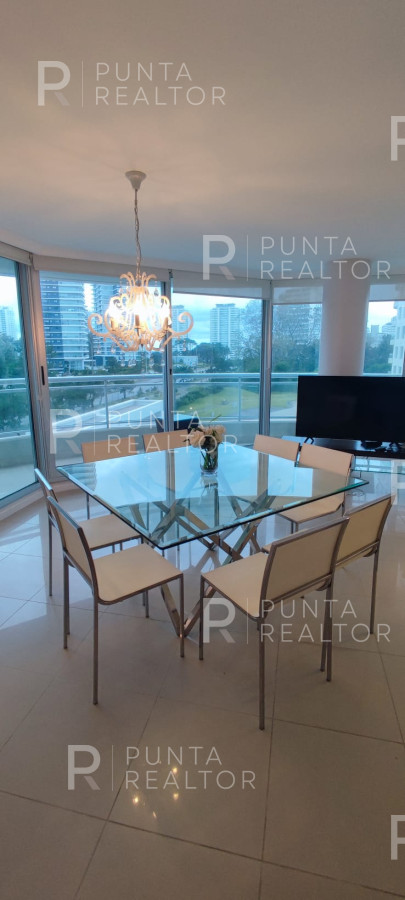 Apartamento ID.378 - Departamento 4 dormitorios alquiler, Ocean Drive , Punta del Este, Uruguay
