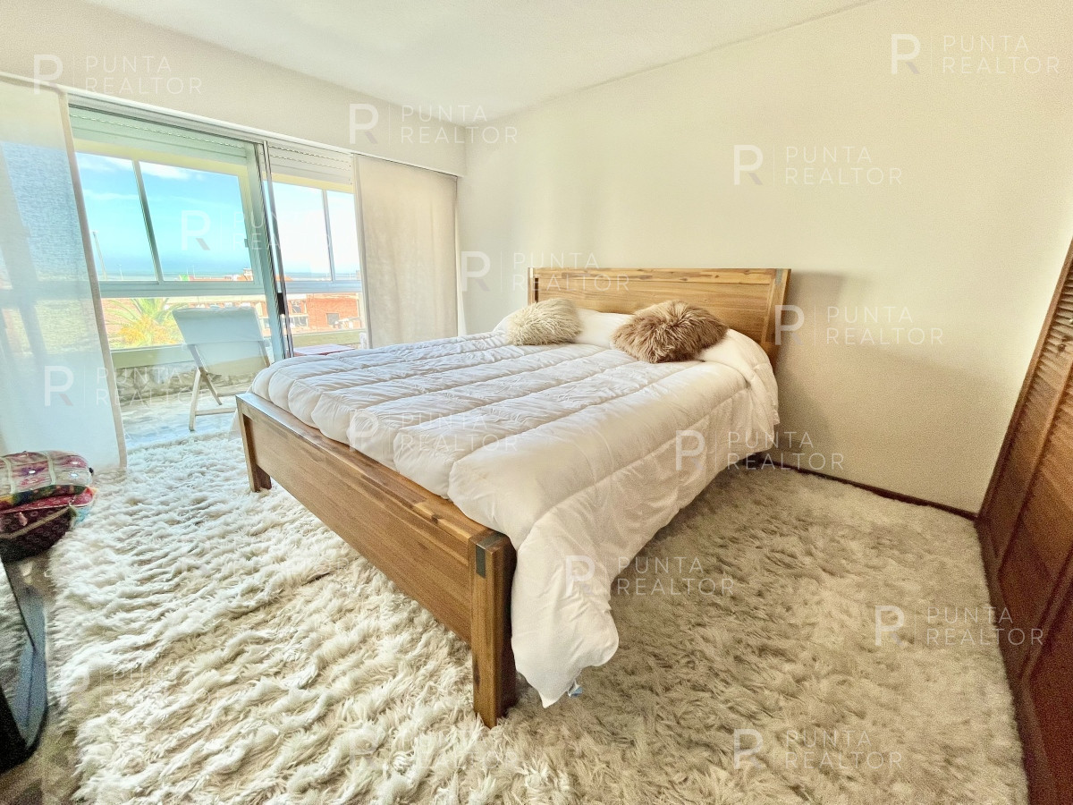 Apartamento ID.1891 - Departamento de 3 dormitorios en venta, Playa Mansa, Punta del Este, Uruguay