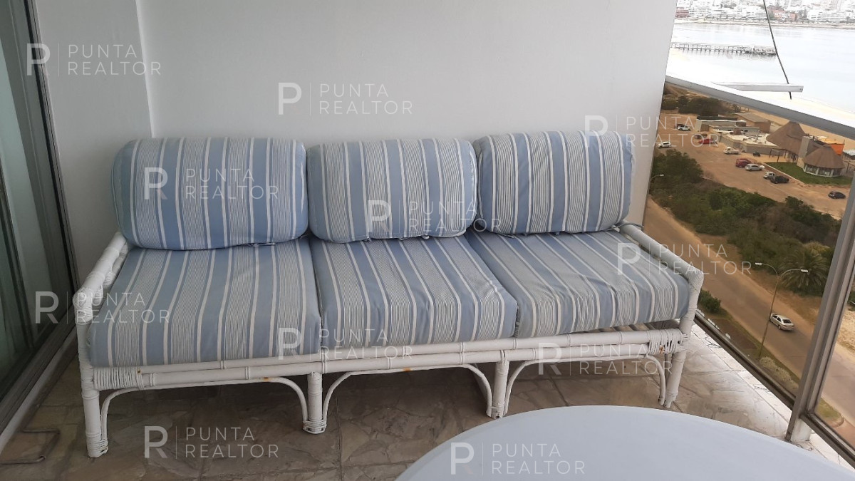 Apartamento ID.2679 - Departamento Alquiler 2 dormitorios, Playa Mansa, Punta del Este Uruguay