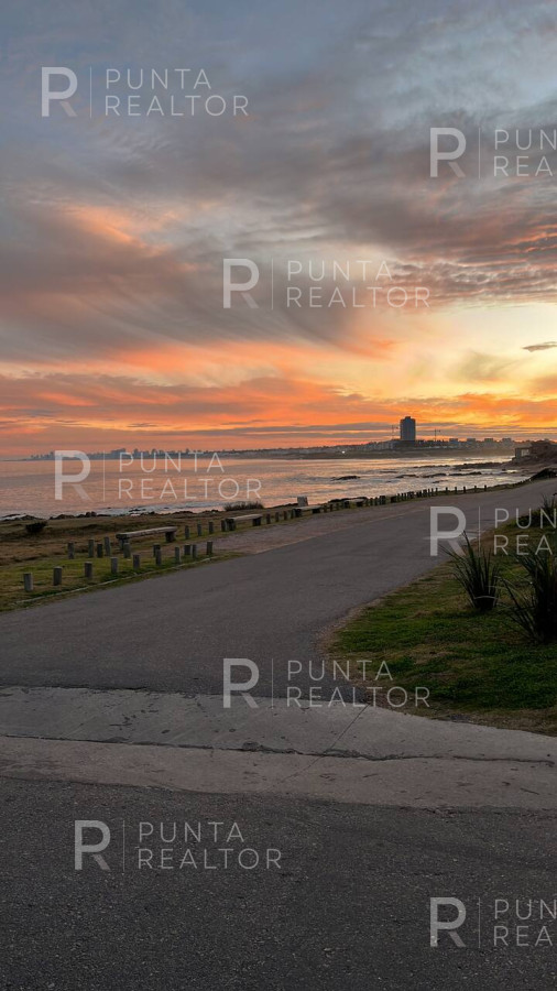 Apartamento ID.2171 - Departamento Alquiler, 2 dormitorios,  La Barra, Uruguay