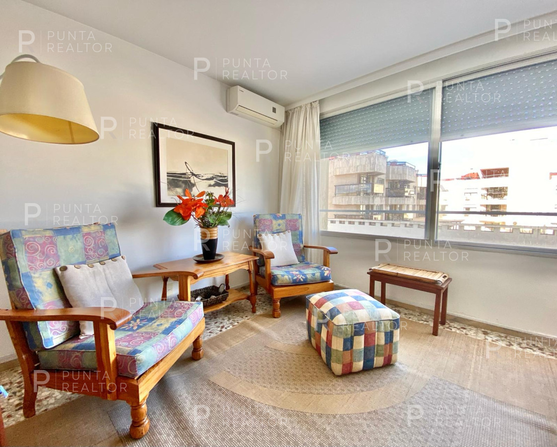 Apartamento ID.2077 - Departamento venta 1 dormitorio y medio, Península de Punta del Este, Uruguay