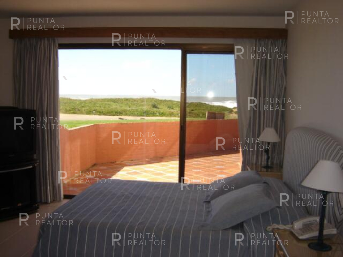 Apartamento ID.2366 - Departamento venta 3 dorimtorios y servicio, Manantiales, Uruguay