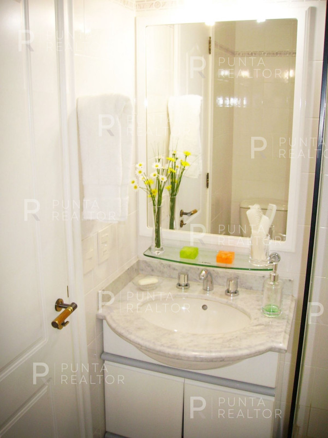 Apartamento ID.2311 - Departamento venta 2 dormitorios, Playa Mansa, Punta del Este, Uruguay