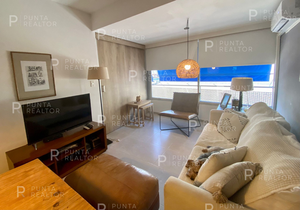 Apartamento ID.2015 - Departamento de 1 dormitorio y medio en venta, Punta del Este, Uruguay