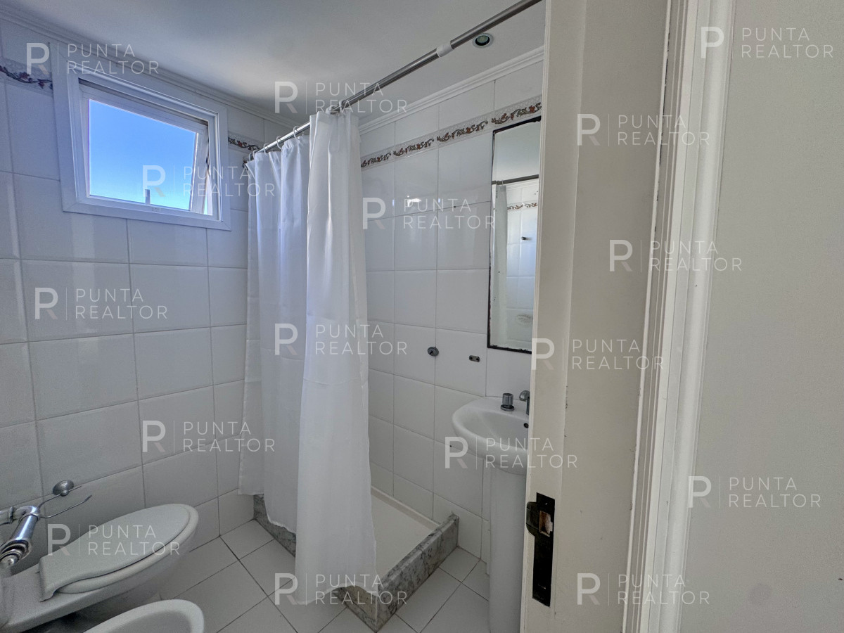 Apartamento ID.70 - Depatamento venta 4 dormitorios,  Playa Mansa, Punta del Este, Uruguay