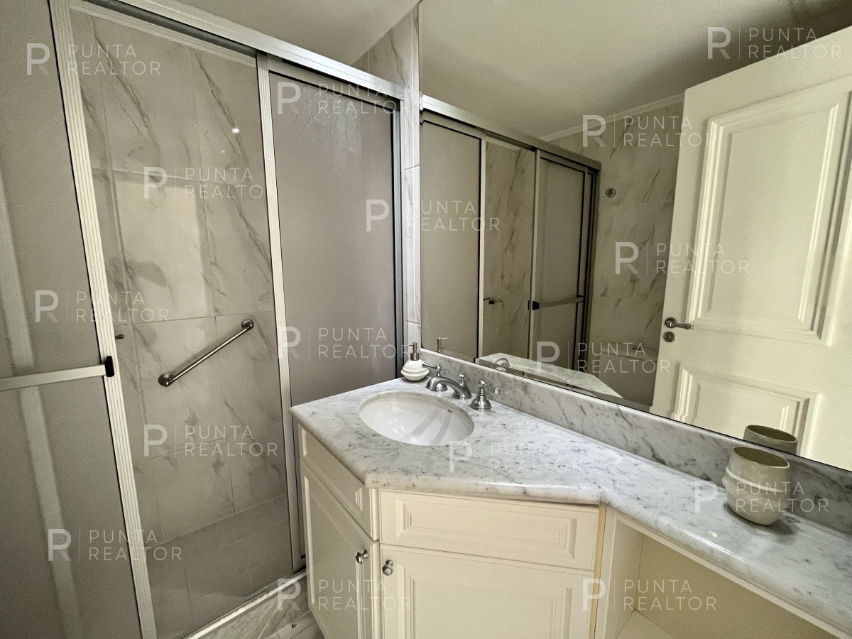 Apartamento ID.994 - Departamento venta 4 dormitorios Punta del Este, Playa Mansa, Uruguay