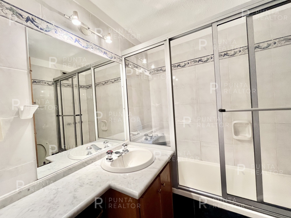 Apartamento ID.1614 - Apartamento de 3 dormitorios en El Emir, Punta del Este, Uruguay