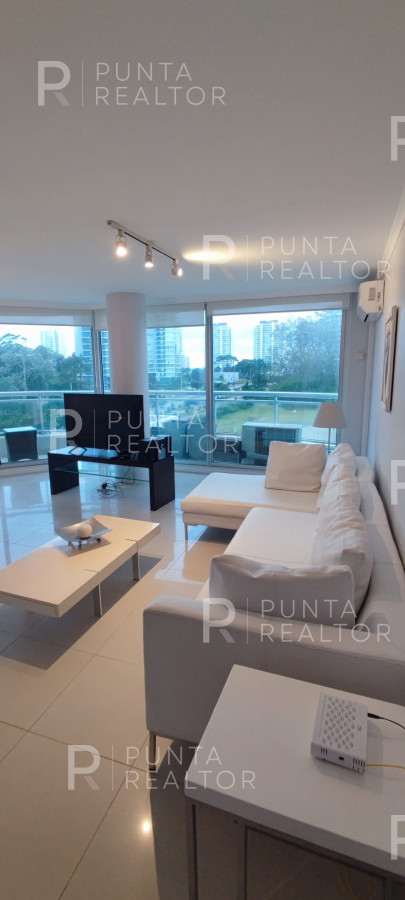 Apartamento ID.378 - Departamento 4 dormitorios alquiler, Ocean Drive , Punta del Este, Uruguay