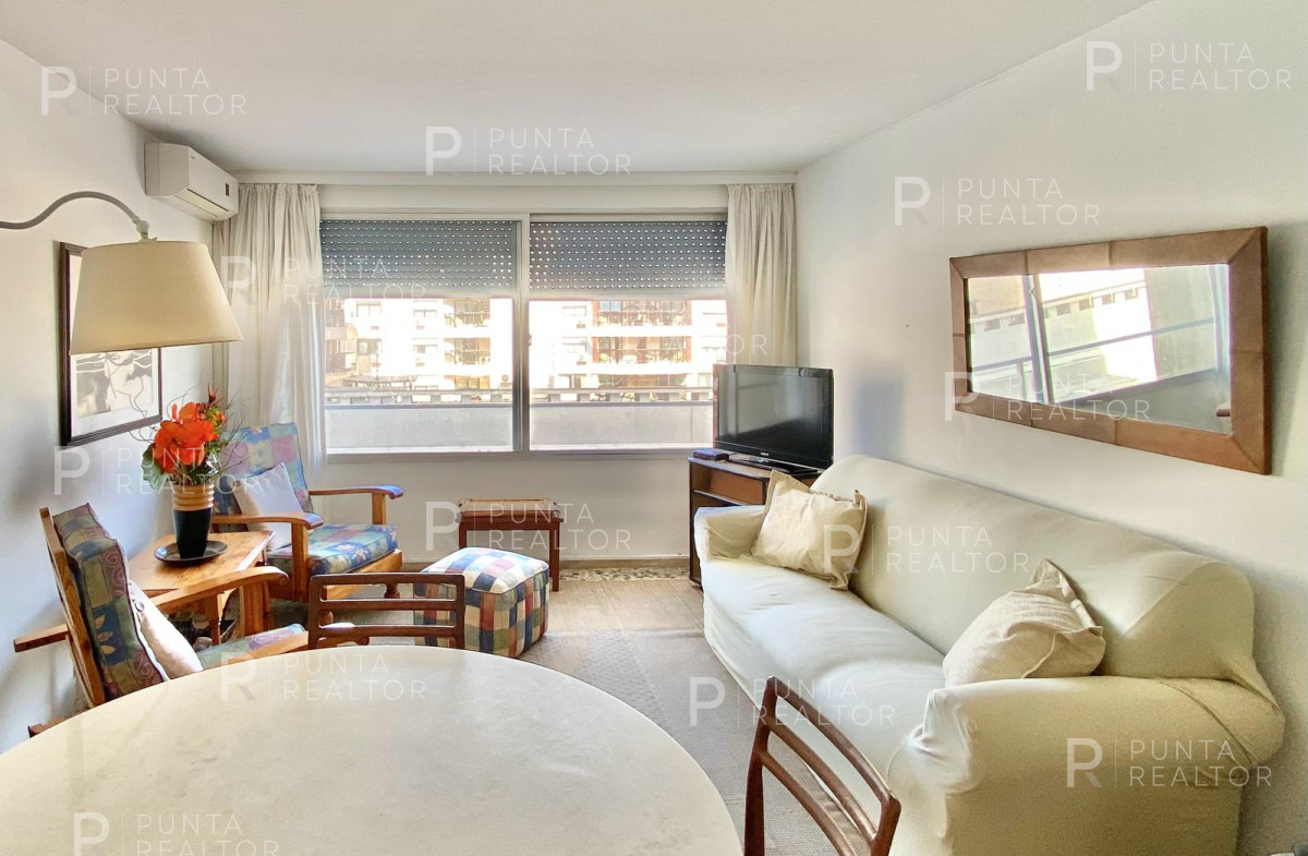 Apartamento ID.2077 - Departamento venta 1 dormitorio y medio, Península de Punta del Este, Uruguay