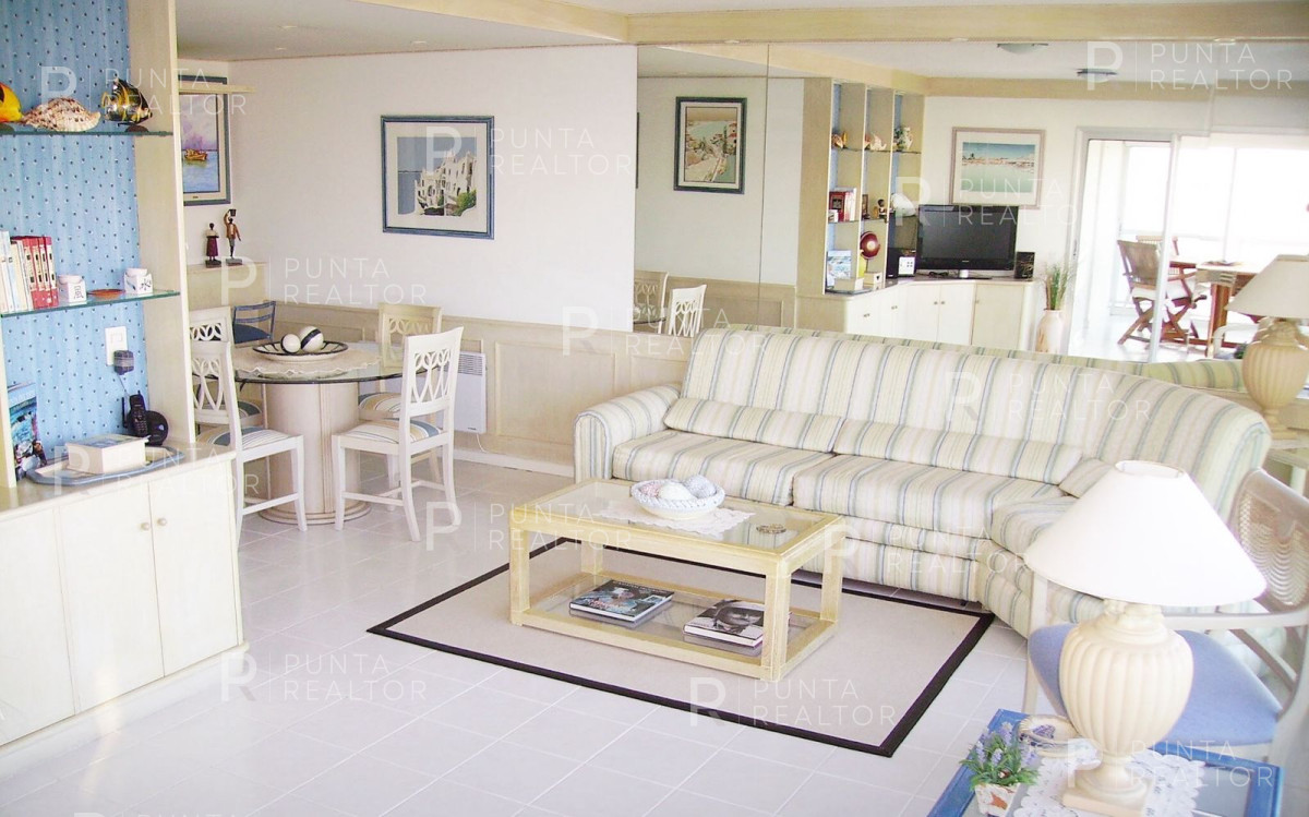 Apartamento ID.2311 - Departamento venta 2 dormitorios, Playa Mansa, Punta del Este, Uruguay