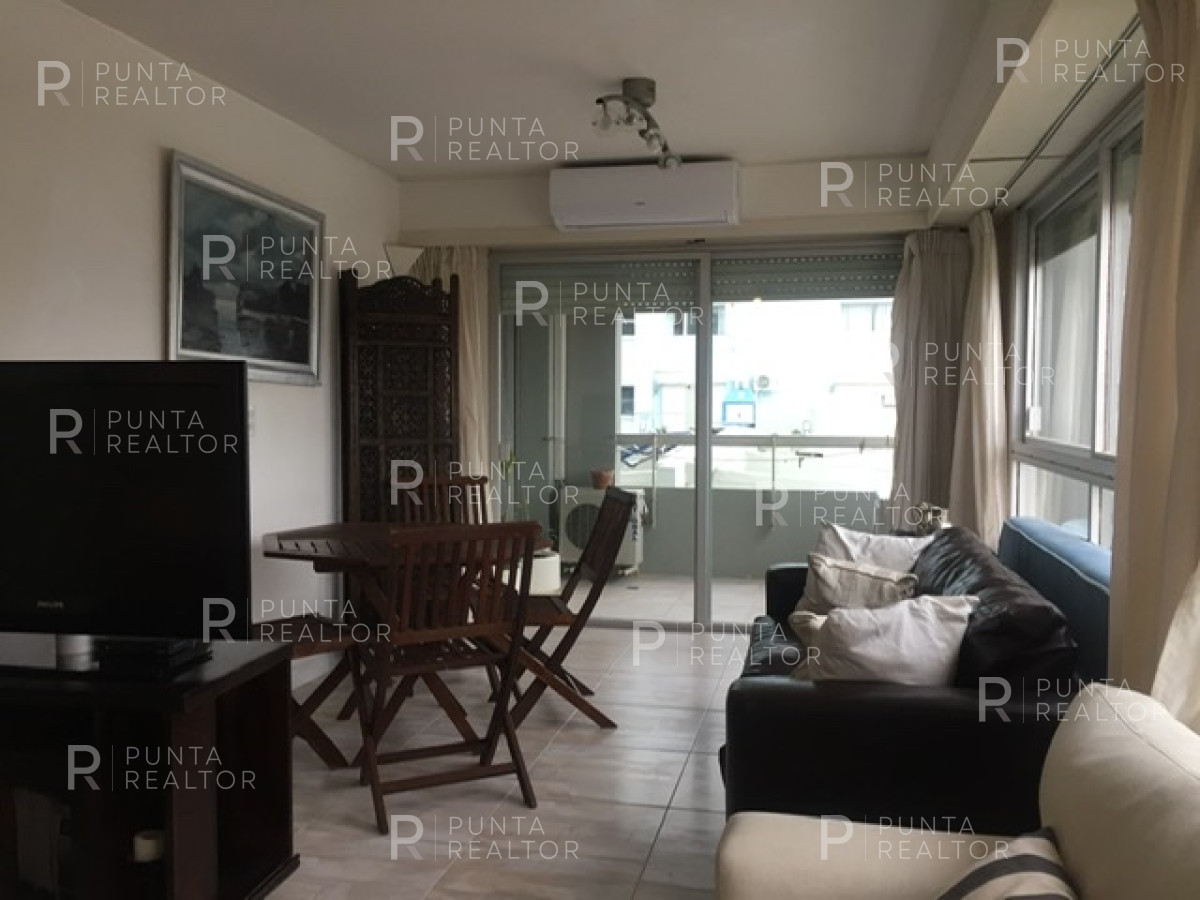 Apartamento ID.57 - Apartamento de dos dormitorios en venta en el corazón de la Península, Punta del Este, Uruguay