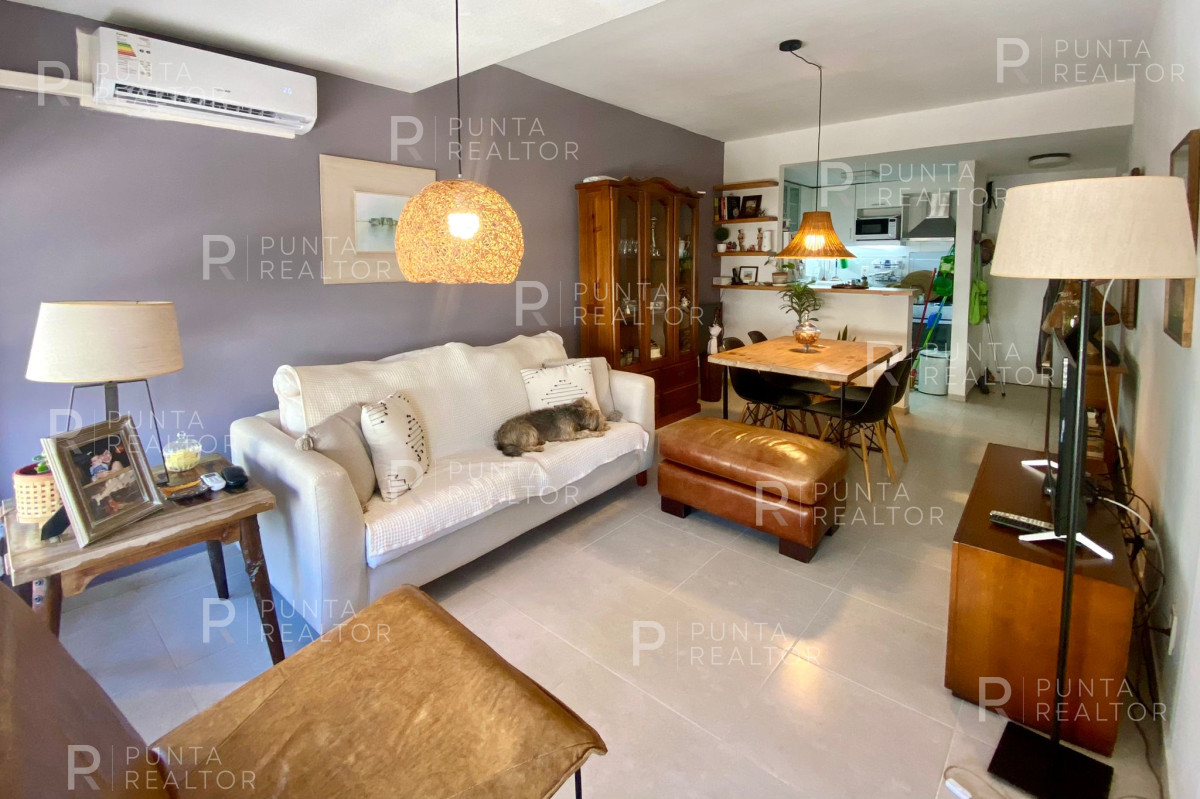 Apartamento ID.2015 - Departamento de 1 dormitorio y medio en venta, Punta del Este, Uruguay