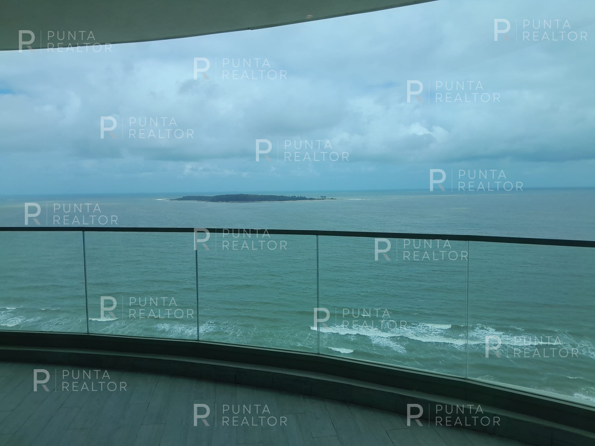 Apartamento ID.1880 - Apartamento en torre de categoría Fendi, en alquiler en Playa Mansa, frente al mar, Punta del Este, Uruguay