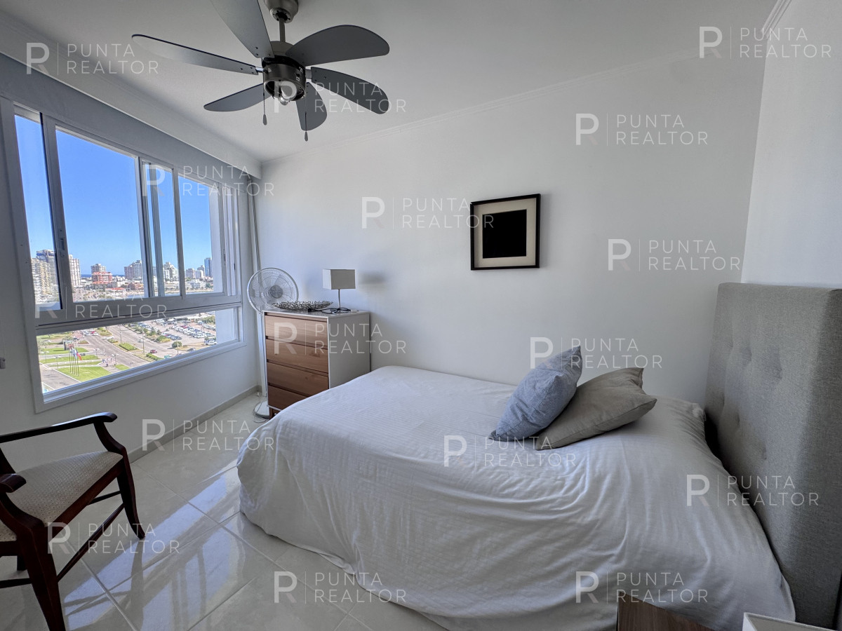 Apartamento ID.70 - Depatamento venta 4 dormitorios,  Playa Mansa, Punta del Este, Uruguay