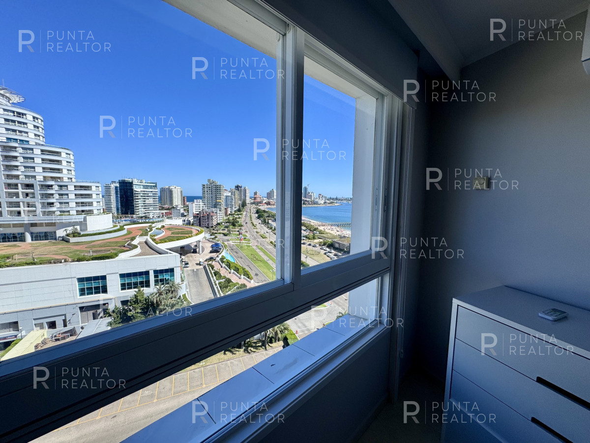 Apartamento ID.70 - Depatamento venta 4 dormitorios,  Playa Mansa, Punta del Este, Uruguay