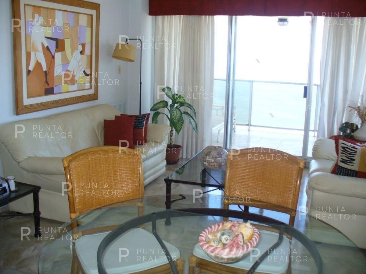 Apartamento ID.2679 - Departamento Alquiler 2 dormitorios, Playa Mansa, Punta del Este Uruguay